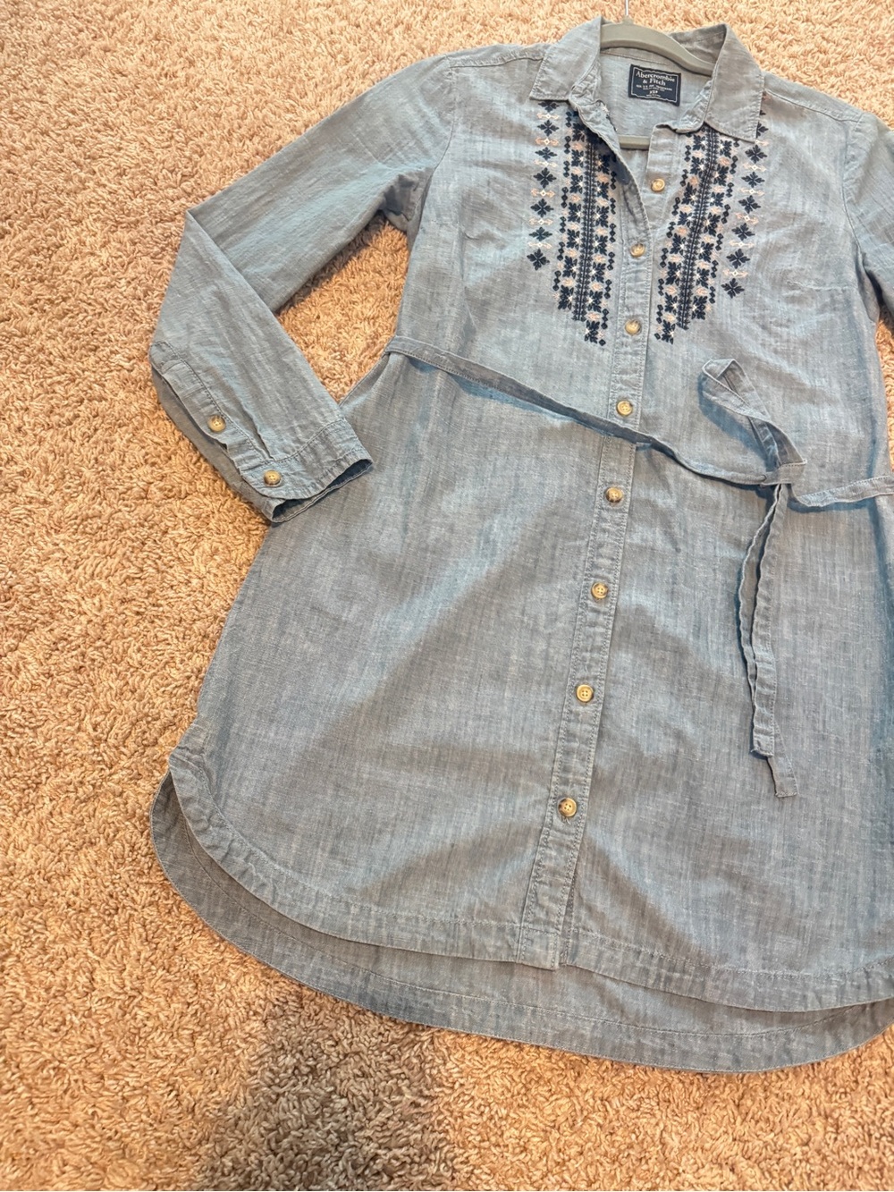 Abercrombie & Fitch denim embroidered Tie Waist shirt dress. Size XS - Picture 4 of 12